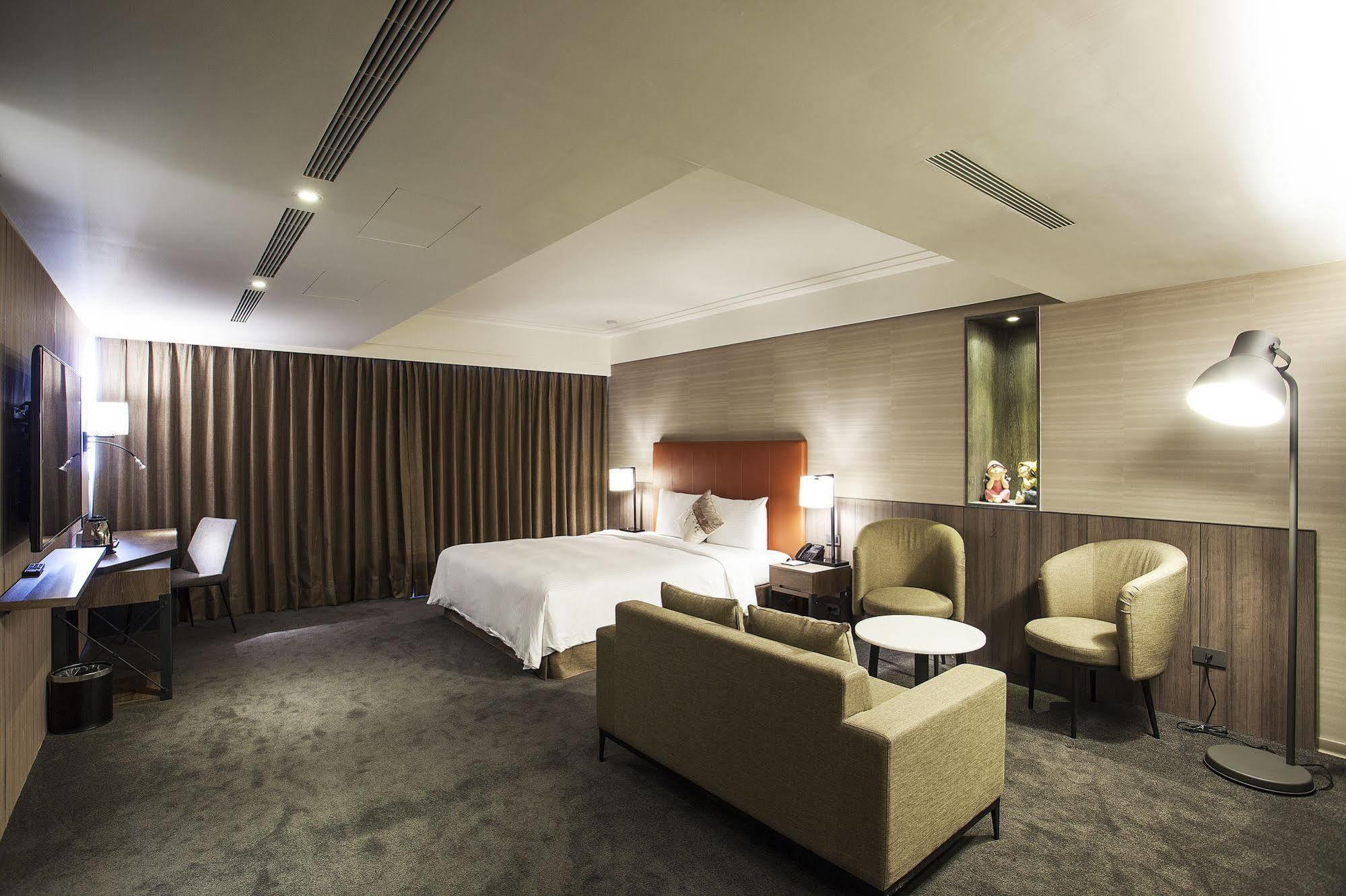 Citizen Hotel Тайпей Екстериор снимка