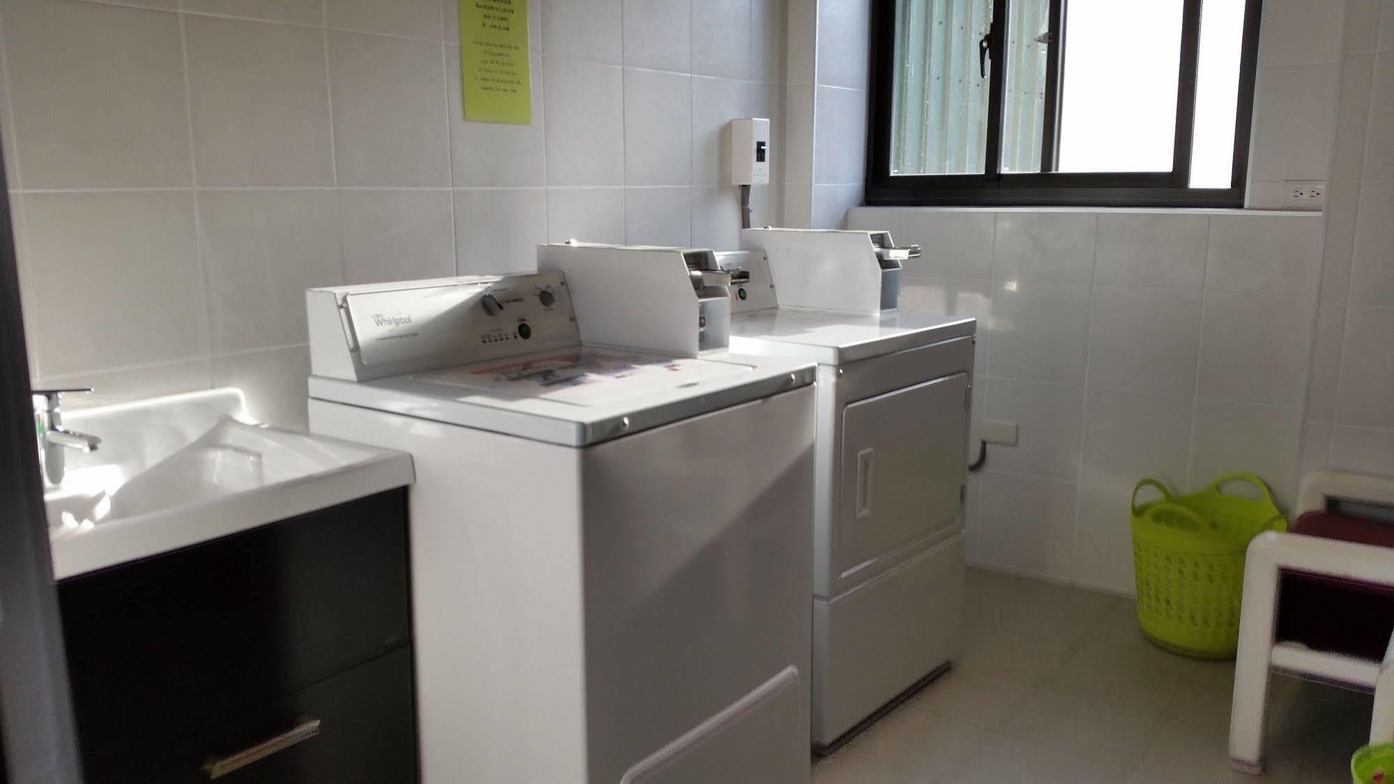 Citizen Hotel Тайпей Екстериор снимка
