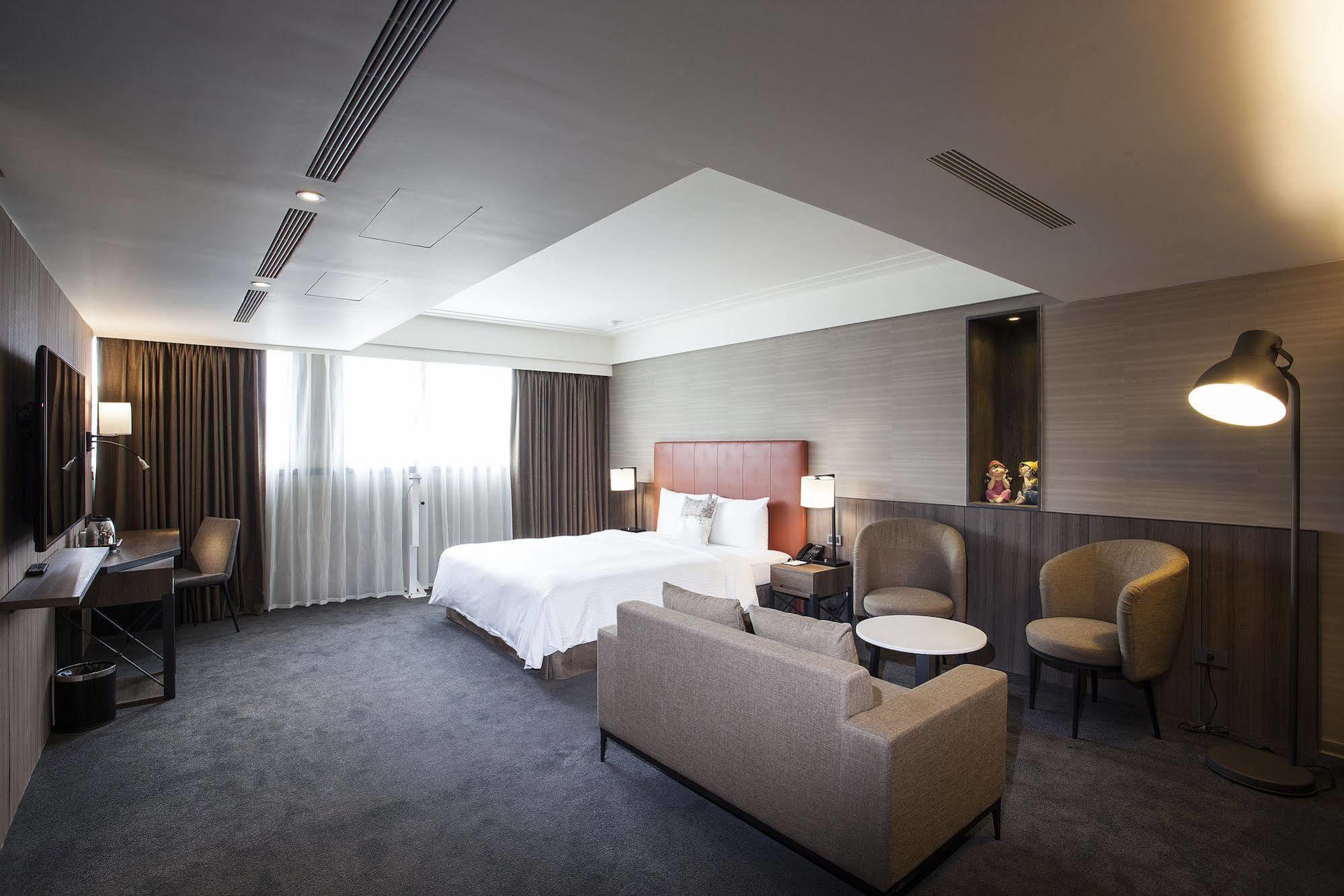 Citizen Hotel Тайпей Екстериор снимка