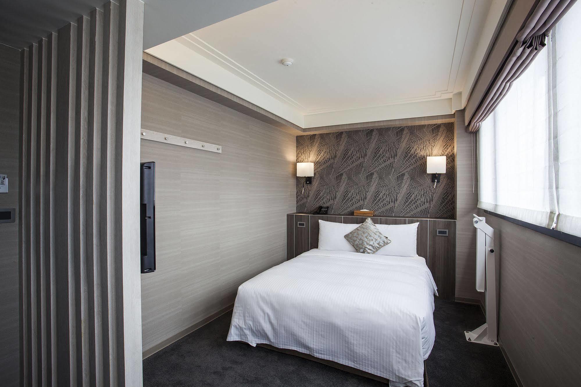 Citizen Hotel Тайпей Екстериор снимка