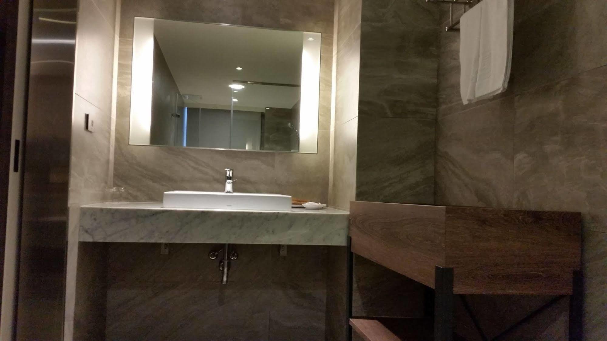 Citizen Hotel Тайпей Екстериор снимка