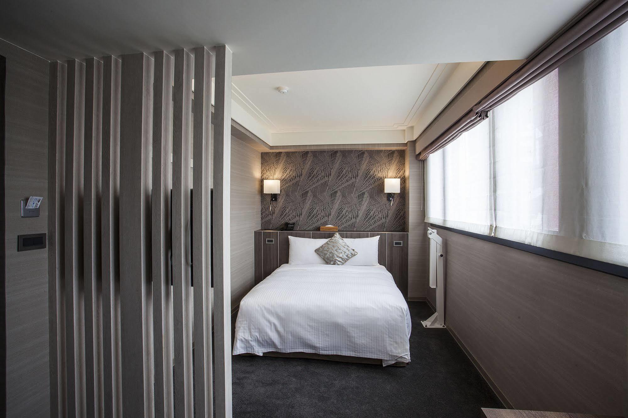 Citizen Hotel Тайпей Екстериор снимка