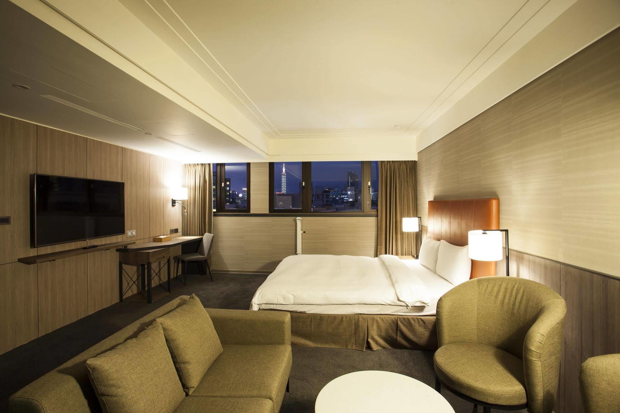 Citizen Hotel Тайпей Екстериор снимка